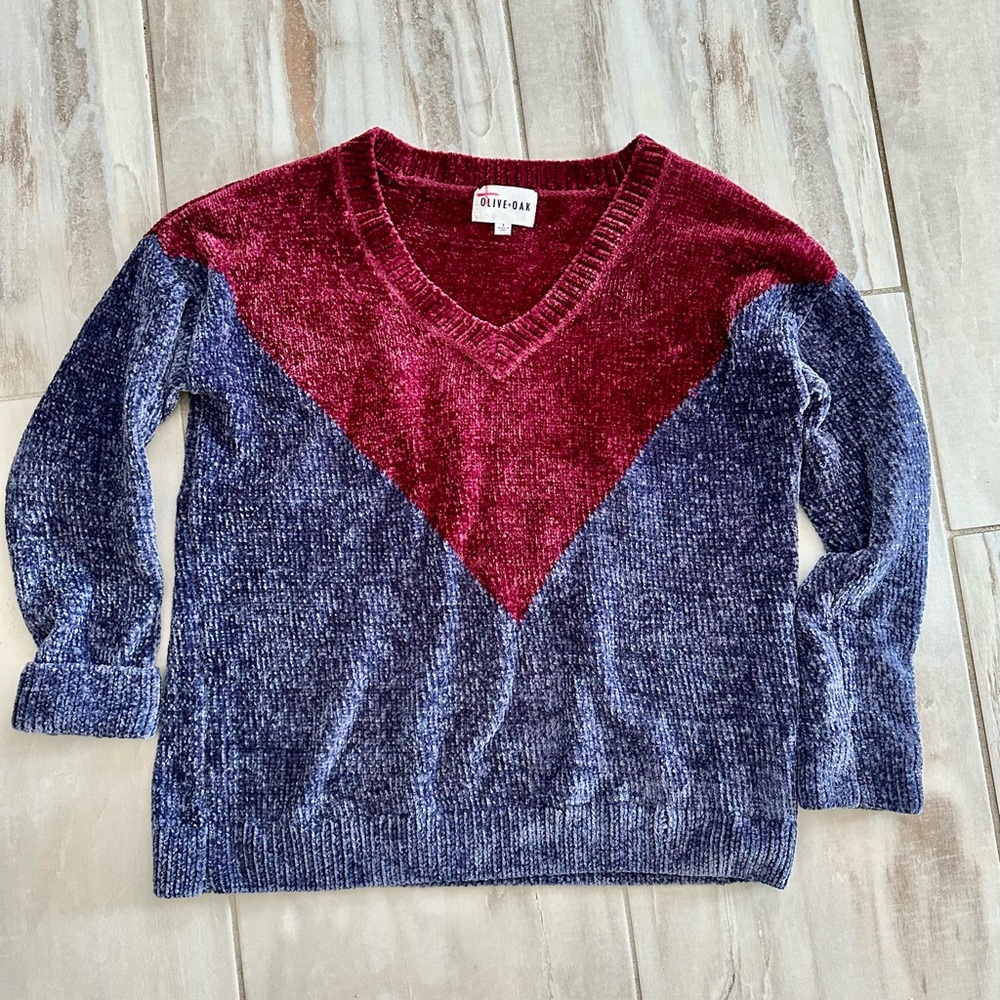 Olive & Oak Burgundy and Navy V-Neck Sweater